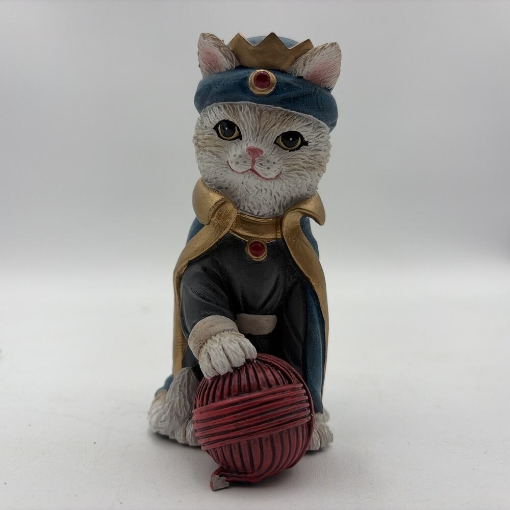 Hawthorne Village Purr-fect Christmas Pageant Cat Figurine KING YARN Nativity